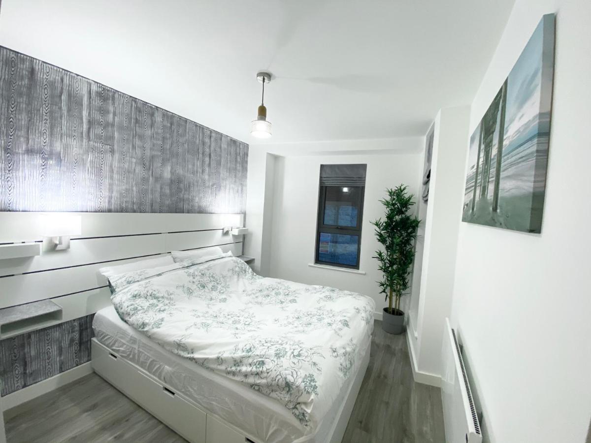 The Works - Private One Bedroom Apartment Manchester Exterior photo