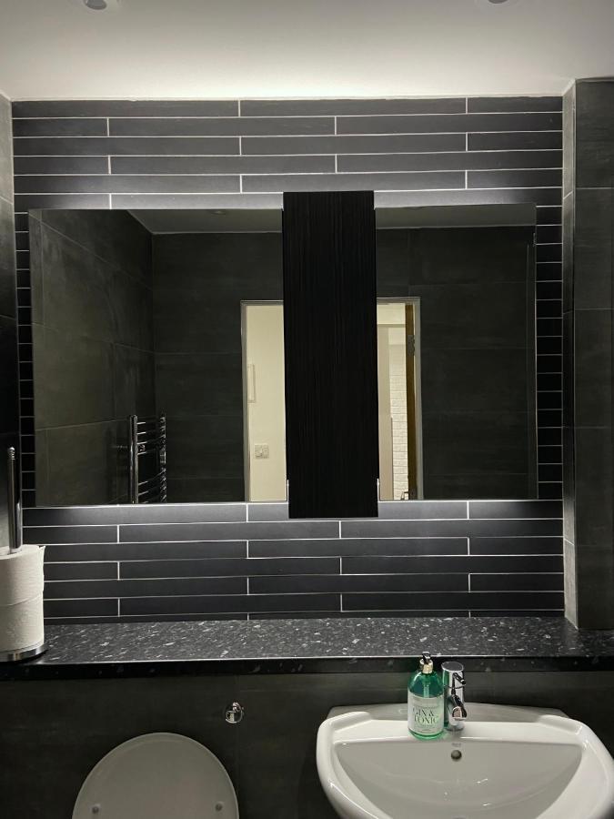 The Works - Private One Bedroom Apartment Manchester Exterior photo